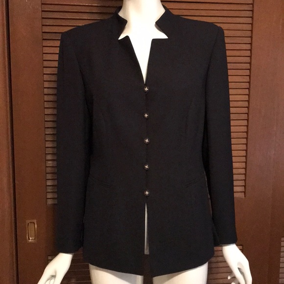 Emily Blazer - Picture 1 of 7